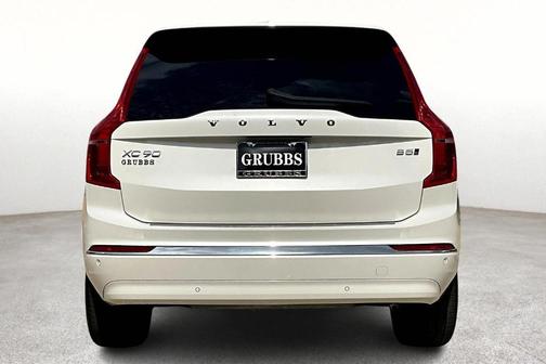 2023 Volvo XC90 B5 Plus