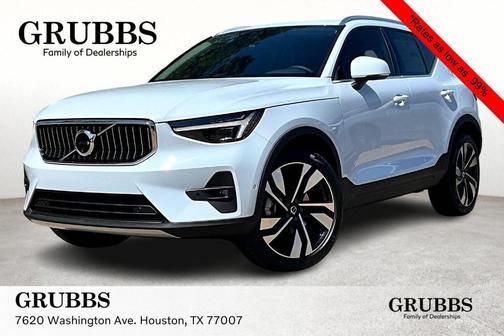 2025 Volvo XC40 B5 Ultra Bright Theme