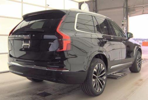 2025 Volvo XC90 B6 Plus 7-Seater