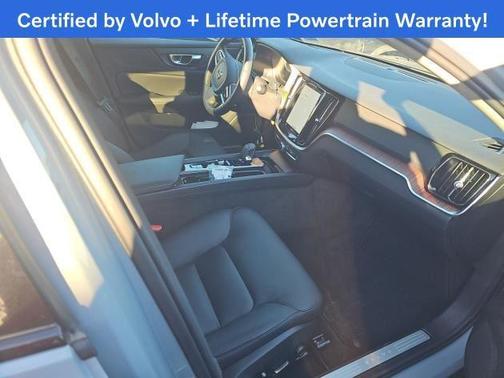 2025 Volvo V60 Cross Country B5 Plus