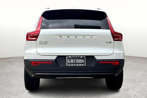 2026 Volvo XC40 B5 Plus