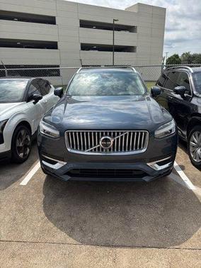 2025 Volvo XC90 B5 Plus