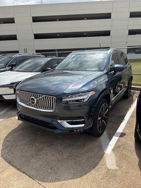 2025 Volvo XC90 B5 Plus