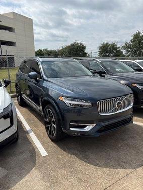 2025 Volvo XC90 B5 Plus