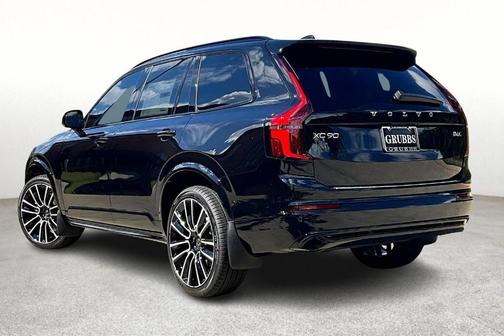 2026 Volvo XC90 B6 Ultra Dark Theme 7-Seater