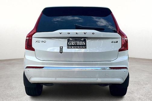 2025 Volvo XC90 B6 Ultra