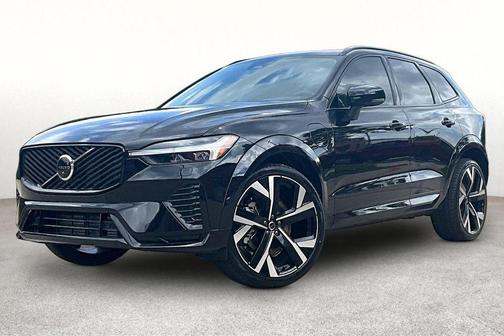 Onyx Black Metallic 2026 Volvo XC60 Plug-In Hybrid T8 Ultra