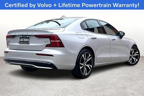 2024 Volvo S60 B5 Core Dark Theme