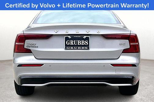 2024 Volvo S60 B5 Core Dark Theme