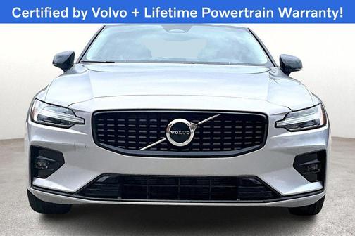 2024 Volvo S60 B5 Core Dark Theme