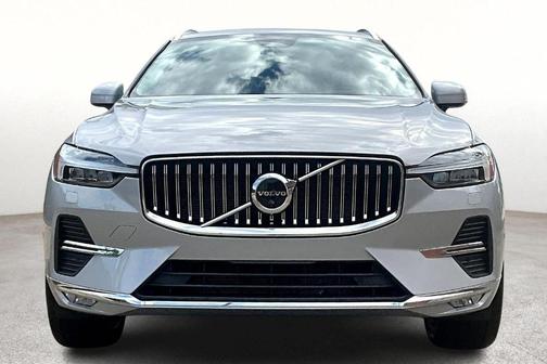 2023 Volvo XC60 B5 Ultimate Bright Theme