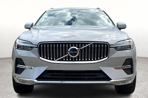 2023 Volvo XC60 B5 Ultimate Bright Theme