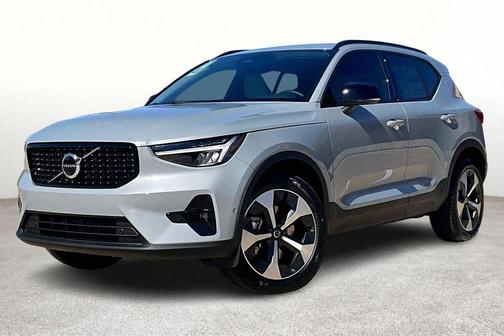 2026 Volvo XC40 B4 Plus