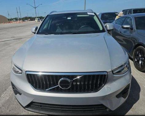 2025 Volvo XC40 B5 Plus Bright Theme