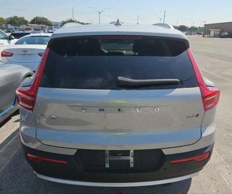 2025 Volvo XC40 B5 Plus Bright Theme