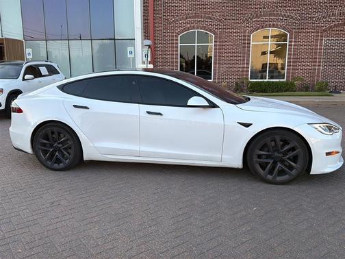 2022 Tesla Model S Base