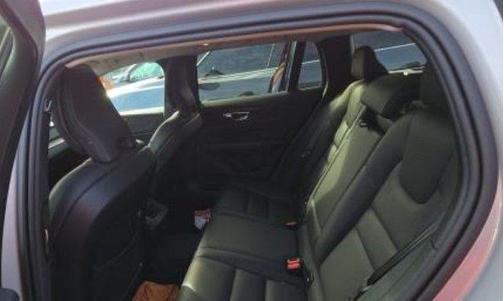 Bright 2025 Volvo V60 Cross Country B5 Plus