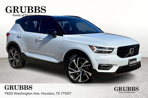 2022 Volvo XC40 T5 R-Design