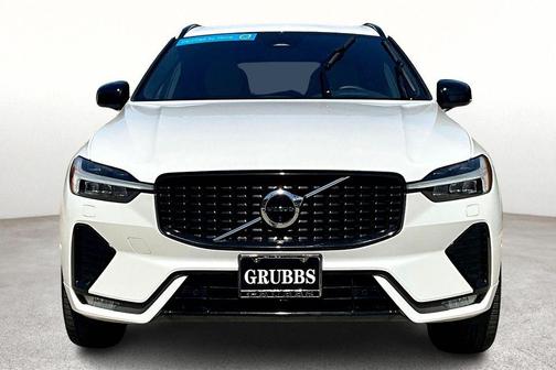 2023 Volvo XC60 B6 Ultimate Dark Theme