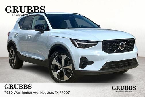 2026 Volvo XC40 B5 Plus