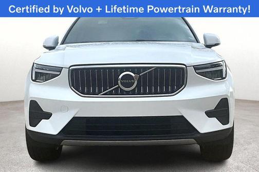 2025 Volvo XC40 B5 Core Bright Theme
