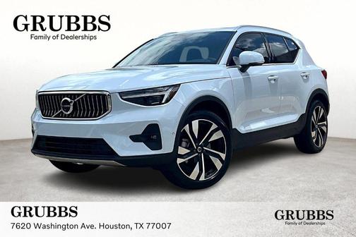 2025 Volvo XC40 B5 Ultra Bright Theme