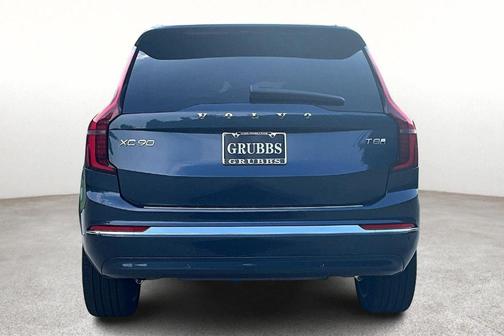 2026 Volvo XC90 PLUS