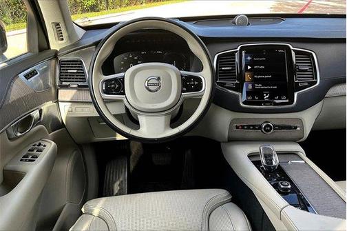 2022 Volvo XC90 Recharge Plug-In Hybrid INSCRIPTION