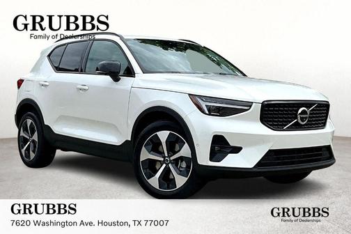 2026 Volvo XC40 B5 Plus