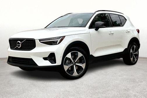 2026 Volvo XC40 B5 Plus