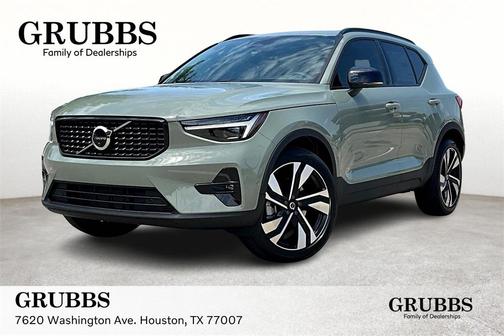 2025 Volvo XC40 B5 Plus Dark Theme