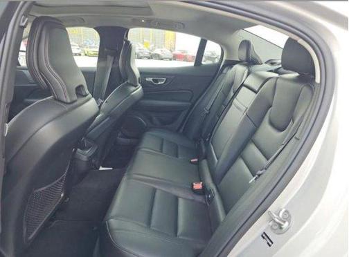 2025 Volvo S60 B5 Core
