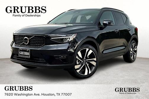 2025 Volvo XC40 B5 Plus Dark Theme