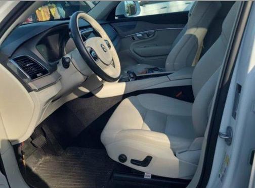 2024 Volvo XC90 B6 Plus Bright Theme 7-Seater