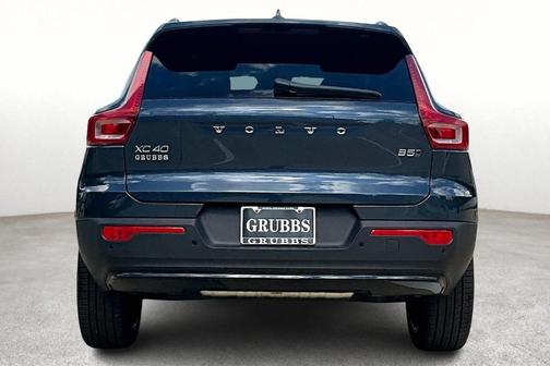 2026 Volvo XC40 B5 Ultra