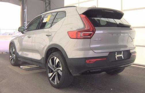 2025 Volvo XC40 B5 Plus Dark Theme