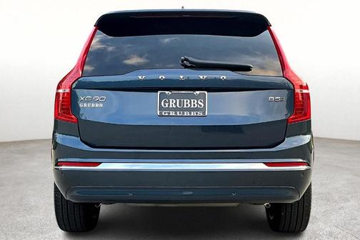 2025 Volvo XC90 B5 Core