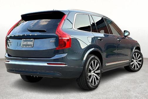 2025 Volvo XC90 B5 Core