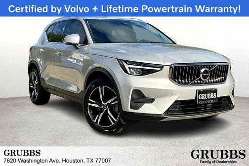 2025 Volvo XC40 B5 Core Bright Theme