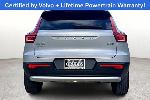 2025 Volvo XC40 B5 Core Bright Theme