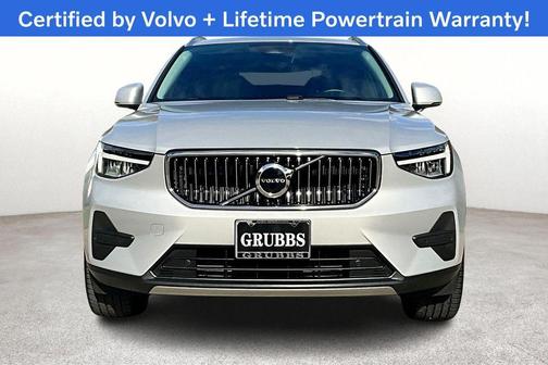 2025 Volvo XC40 B5 Core Bright Theme
