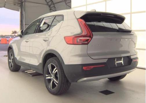 2025 Volvo XC40 B5 Core Bright Theme