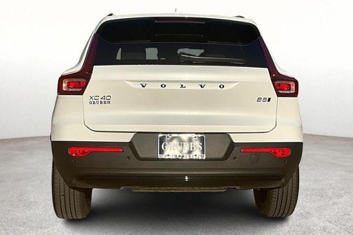 2026 Volvo XC40 B5 Plus