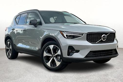 2026 Volvo XC40 B5 Plus