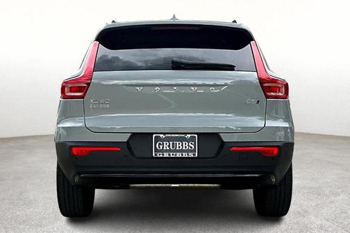 2026 Volvo XC40 B5 Plus