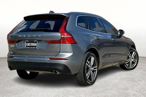 2021 Volvo XC60 T5 Momentum