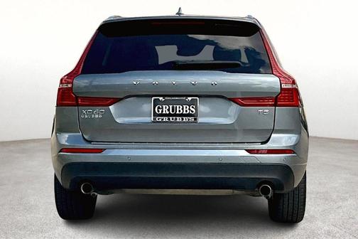 2021 Volvo XC60 T5 Momentum