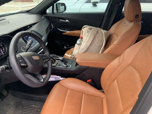 2022 Cadillac XT4 Premium Luxury