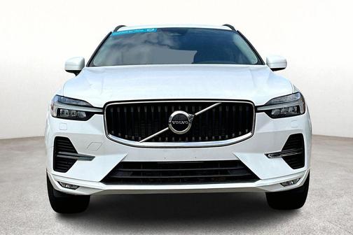 2022 Volvo XC60 B5 Momentum