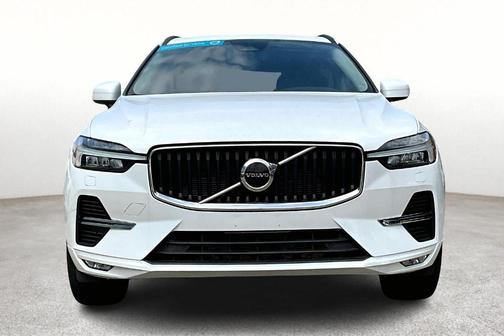 2022 Volvo XC60 B5 Momentum